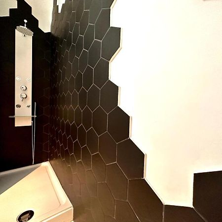 La Little House De Dinant - Esc'Appart Bagian luar foto