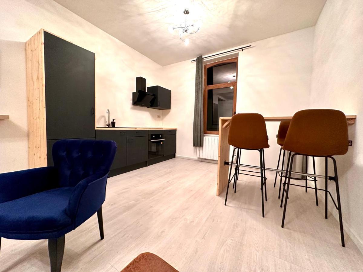 La Little House De Dinant - Esc'Appart Bagian luar foto